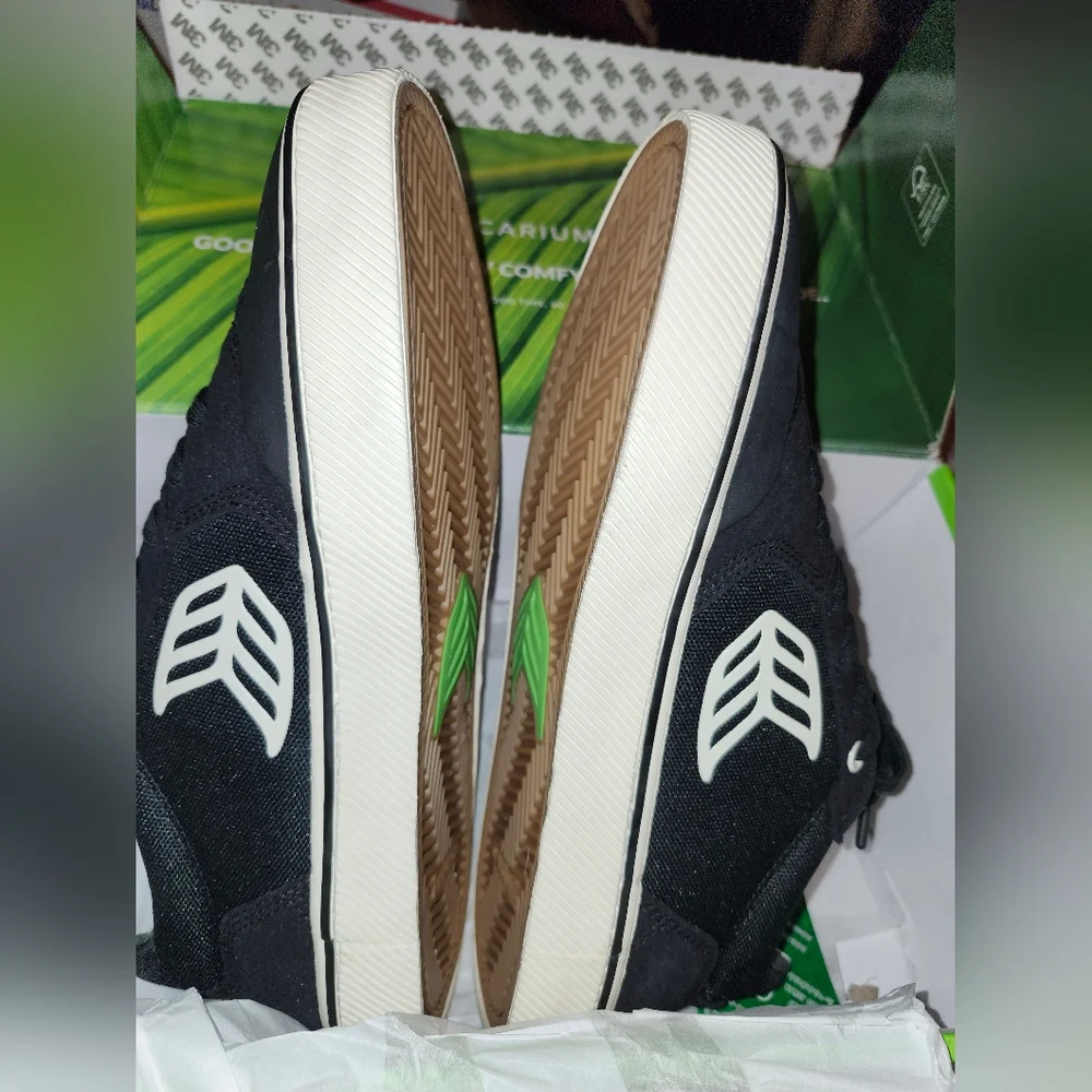 NEW CARIUMA Vallely Skate Black Suede Ivory Logo Sneaker Unisex Men's Skater